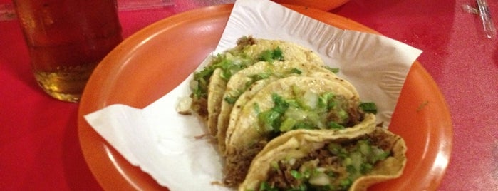 Tacos El Tigrin is one of สถานที่ที่ Eduardo ถูกใจ.