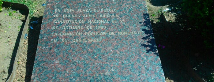 Plaza de Mayo is one of Lugares favoritos de Arturo.