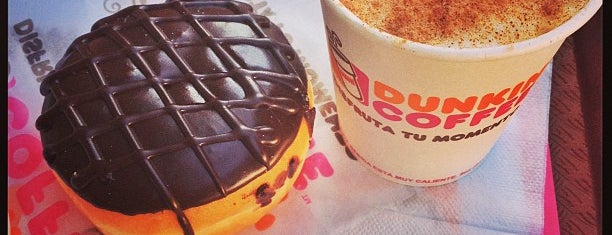Dunkin' Coffee is one of Lugares favoritos de Linh.