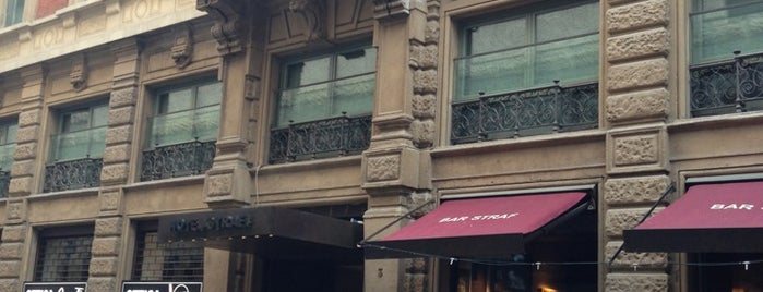 Straf Hotel is one of สถานที่ที่ Alejandro ถูกใจ.