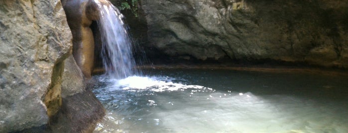 Potami Waterfalls is one of Orte, die İlkay gefallen.