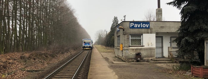 Železniční zastávka Pavlov is one of Železniční stanice ČR: P (9/14).