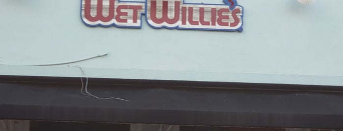 Wet Willie’s is one of Lugares favoritos de Frank.
