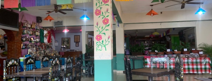 Restaurante "El familiar" is one of Local.