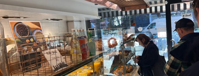 Mille-Feuille Bakery is one of CRONUTS!!!.