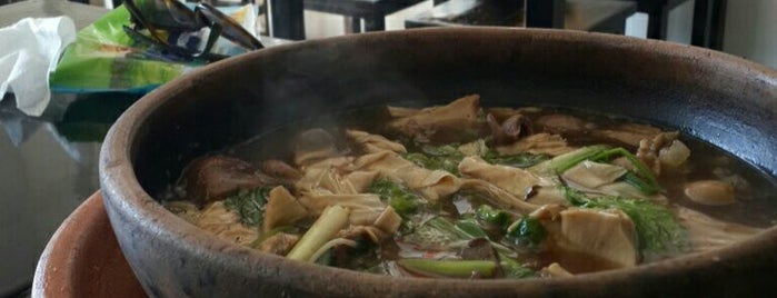 นายหมูบะกุ๊ดเต๋ is one of sobthana’s Liked Places.