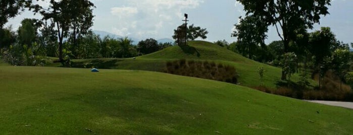 Intanon Golf  Resort is one of Posti che sono piaciuti a sobthana.