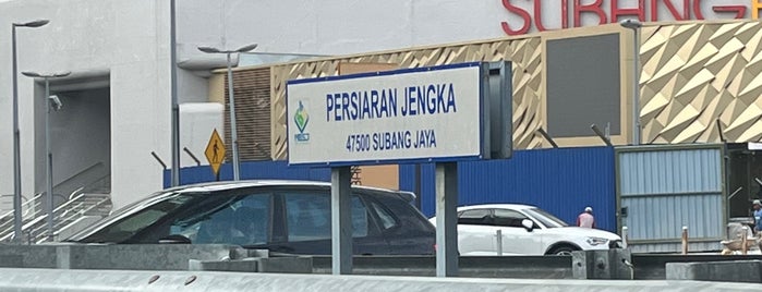 Persiaran Jengka is one of mayors.