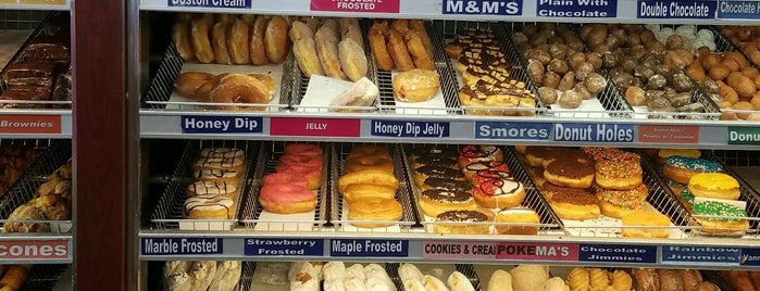 Ma's Donuts and More is one of Escape Guide // Newport, RI.
