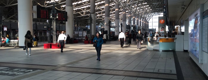THSR Zuoying Station is one of Locais curtidos por 高井.