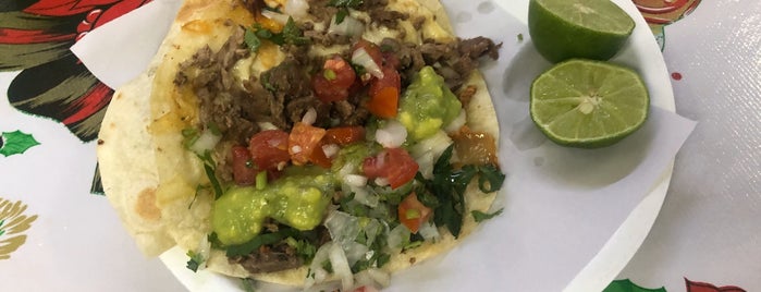 Tacos El Paisa 2 is one of Posti che sono piaciuti a Ricardo.
