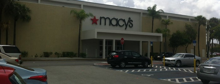 Macy's is one of Lugares favoritos de Yari.