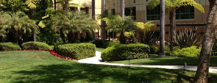 Sheraton La Jolla Hotel is one of Shri's Saved Places.