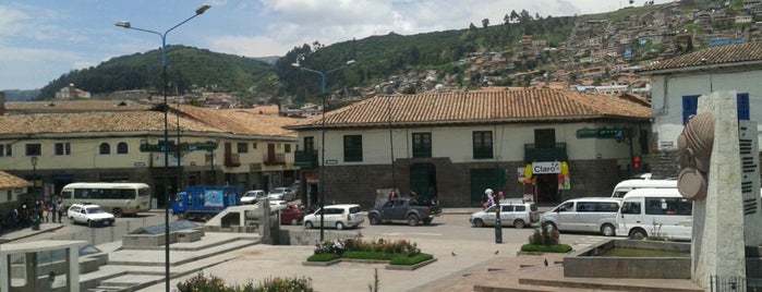 Plaza Limacpampa Grande is one of Locais salvos de Kimmie.