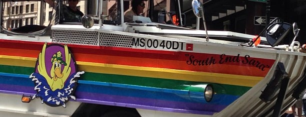 Boston Pride Parade is one of Orte, die Jake gefallen.