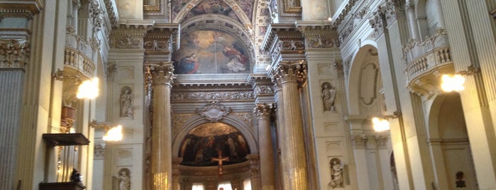 Cattedrale di San Pietro is one of Begoña'nın Beğendiği Mekanlar.
