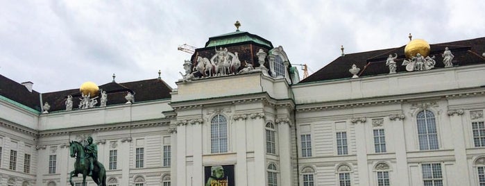 Wiener Hofburg Orchester is one of Lieux qui ont plu à Semih.