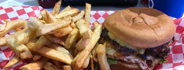 Best-N-Burgers is one of Posti che sono piaciuti a Lizzie.