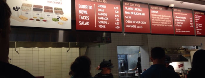 Chipotle Mexican Grill is one of Locais curtidos por Jacque.