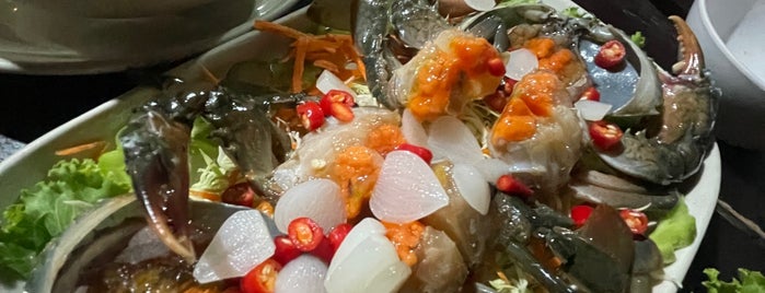 ครัวต้นโต is one of Seafood Restaurant.
