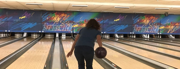 Brunswick Zone Harbour Lanes is one of Frequent Check In's.