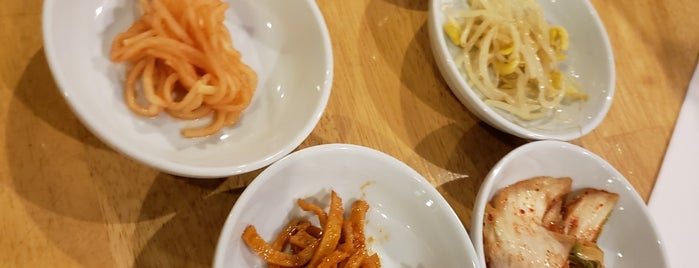 Kim's Korean Restaurant and Sushi Bar is one of Jean : понравившиеся места.