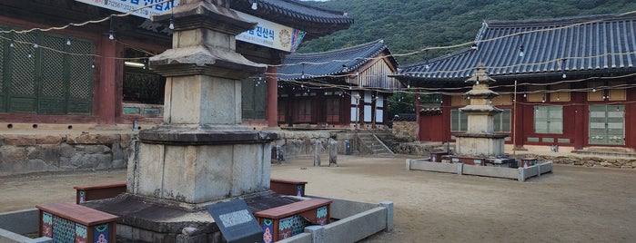 선암사 (仙巖寺) is one of 여수순천.