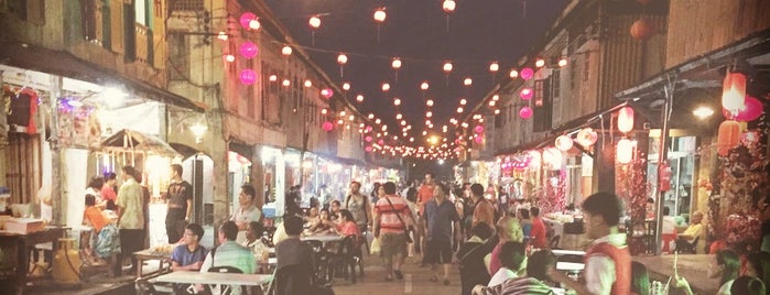 Siniawan Night Market is one of sarawak.