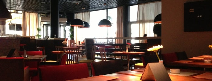 The French Cafe is one of Orte, die Konstantin gefallen.