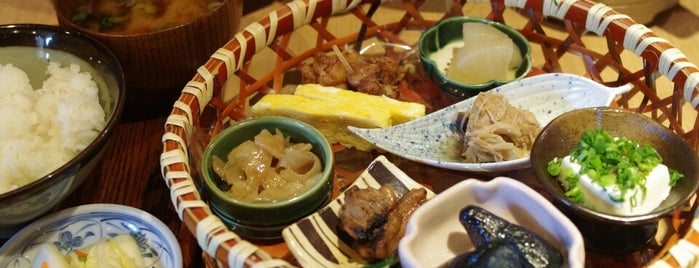 大衆肉割烹 ハラホロヒレハレ is one of KAMIのランチスポット浜松町編.