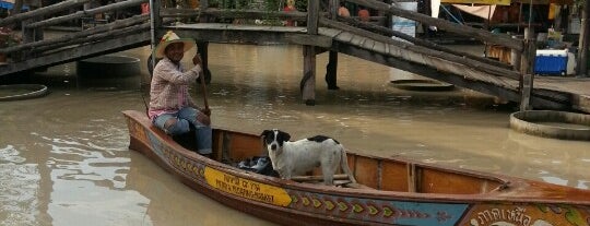 Pattaya Floating Market is one of Tempat yang Disukai farsai.