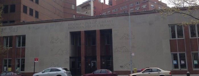 Brooklyn Public Library is one of Lugares favoritos de Julia.