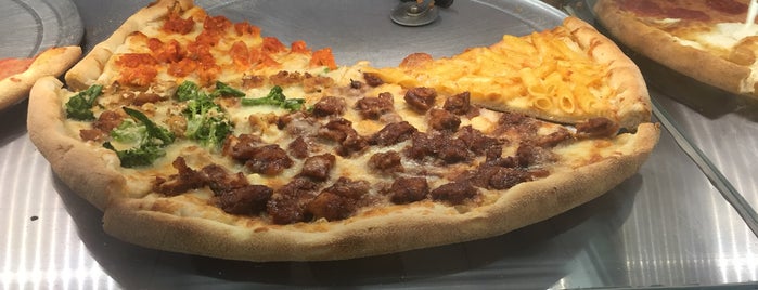 Mamma's Pizza and Restaurant is one of michael : понравившиеся места.