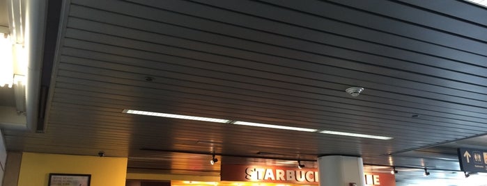 Starbucks is one of Orte, die Rick gefallen.