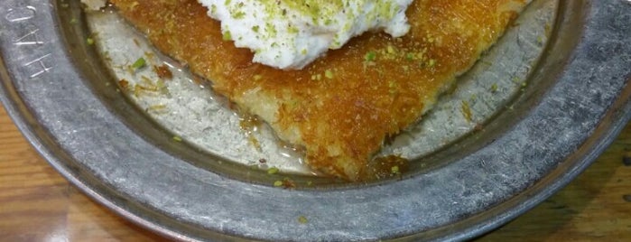 Hacıbaba Künefeci is one of Locais curtidos por 🍀Ahmet.