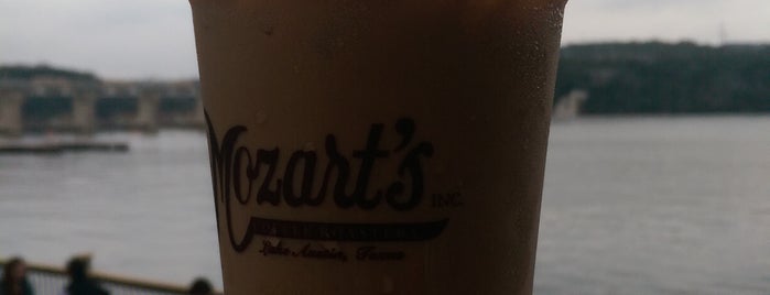 Mozart's Coffee is one of Lugares favoritos de Divya.