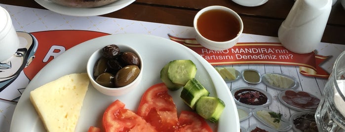 köy kahvaltısı is one of Posti che sono piaciuti a Dr.Gökhan.