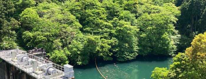 白丸調整池ダム is one of 日本のダム.