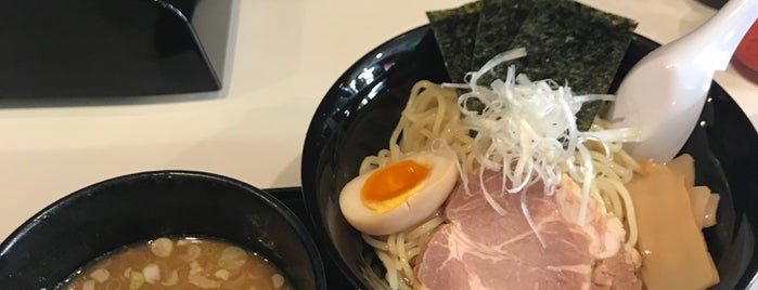 節骨らーめん  ぶた家 is one of ラーメン.