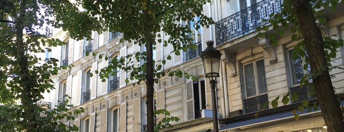 La Table de l'Ébéniste is one of Paris17 : Villiers - Batignolles - Epinettes.