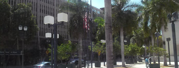 Downtown Miami is one of Lieux qui ont plu à JR umana.