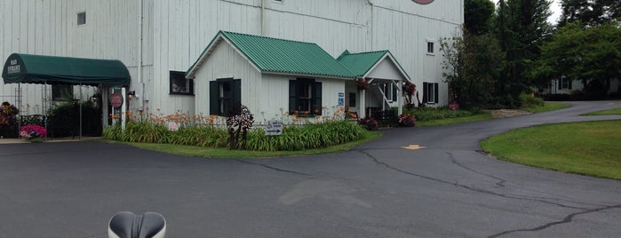 Campbell Pottery Store and Gallery is one of visitPA: PA Retail Polka Badge.