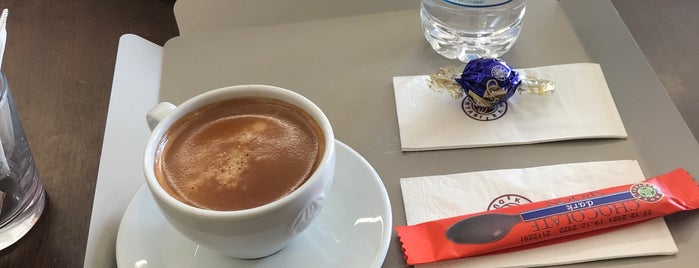 Kahve Dünyası is one of Hüseyin'in Beğendiği Mekanlar.