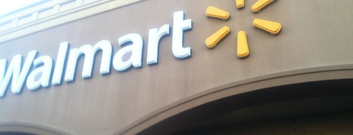 Walmart Supercenter is one of Tempat yang Disukai Barbara.