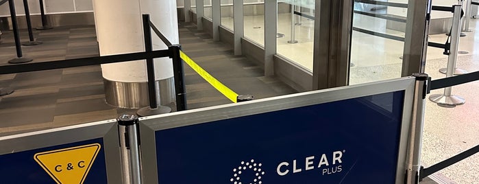 TSA Precheck is one of Ryan'ın Beğendiği Mekanlar.