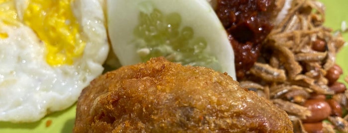 D'Authentic Nasi Lemak is one of Ian'ın Kaydettiği Mekanlar.