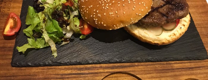 Sakallı Burger&Coffee is one of Ankara Gidilecek Yerler.