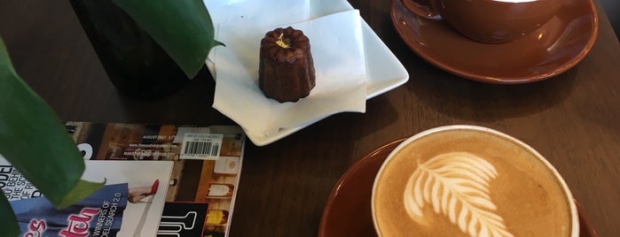 Le Canelé D'Or is one of Singapore - Cafes/Cakes.