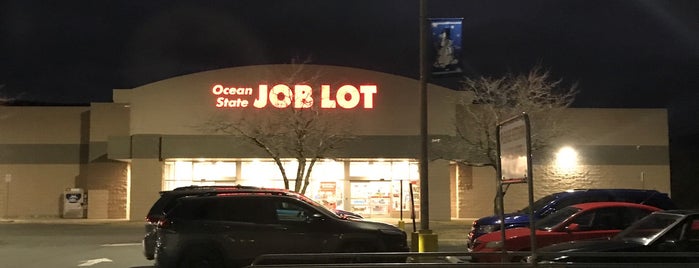 Ocean State Job Lot is one of สถานที่ที่ Chris ถูกใจ.