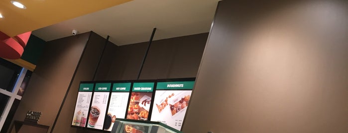 Krispy Kreme is one of สถานที่ที่ JÉz ถูกใจ.